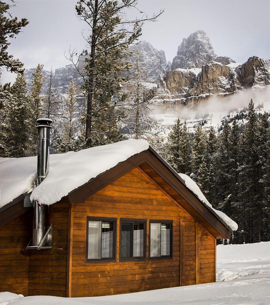 Castle Mountain Chalets Exterior photo