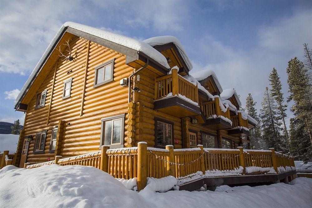 Castle Mountain Chalets Exterior photo